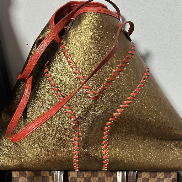 YSL Authentic Gold and Red Women's Large Shoulder Bag  Tote With Pouch - Picture 1 of 4